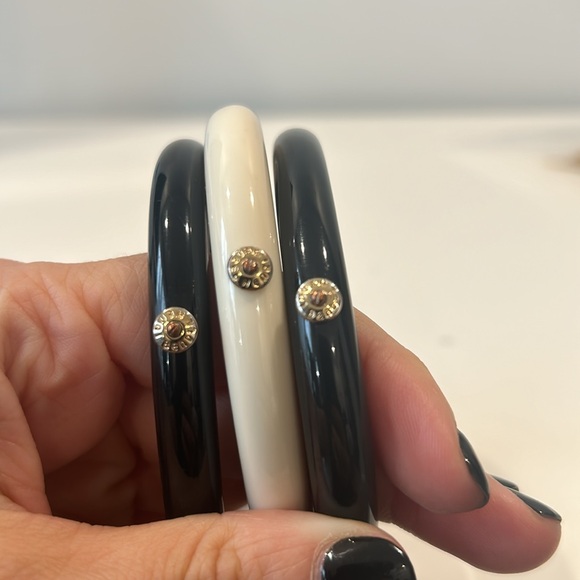 Henri Bendel Bangle Brancelets. Set of 3. - Picture 3 of 3